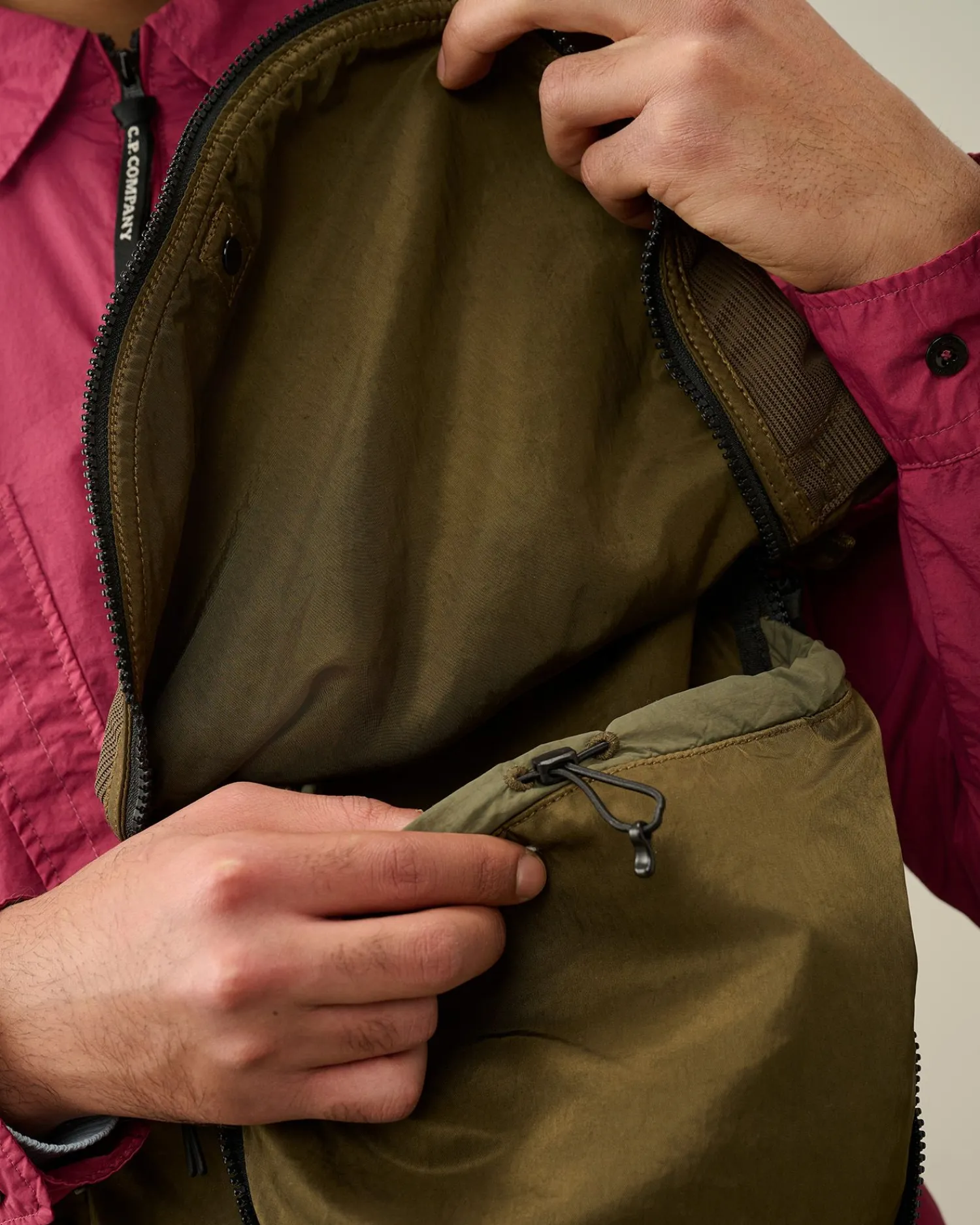 Hot C.P. Company Nylon B Skulderpose Sort